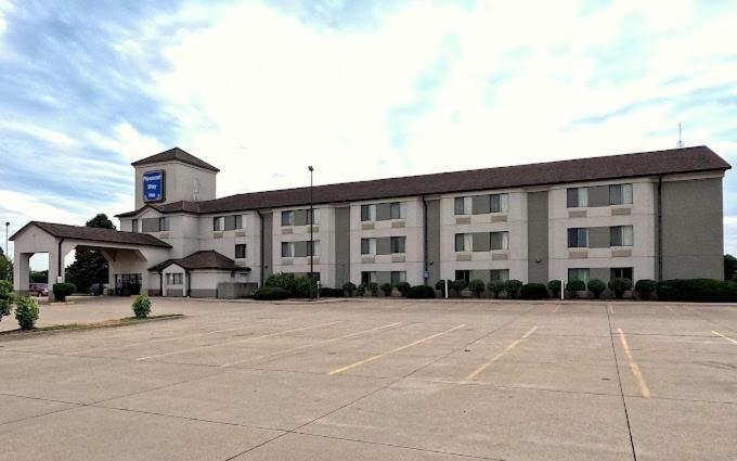 Pleasant Stay Inn & Suites Carnforth Exterior photo