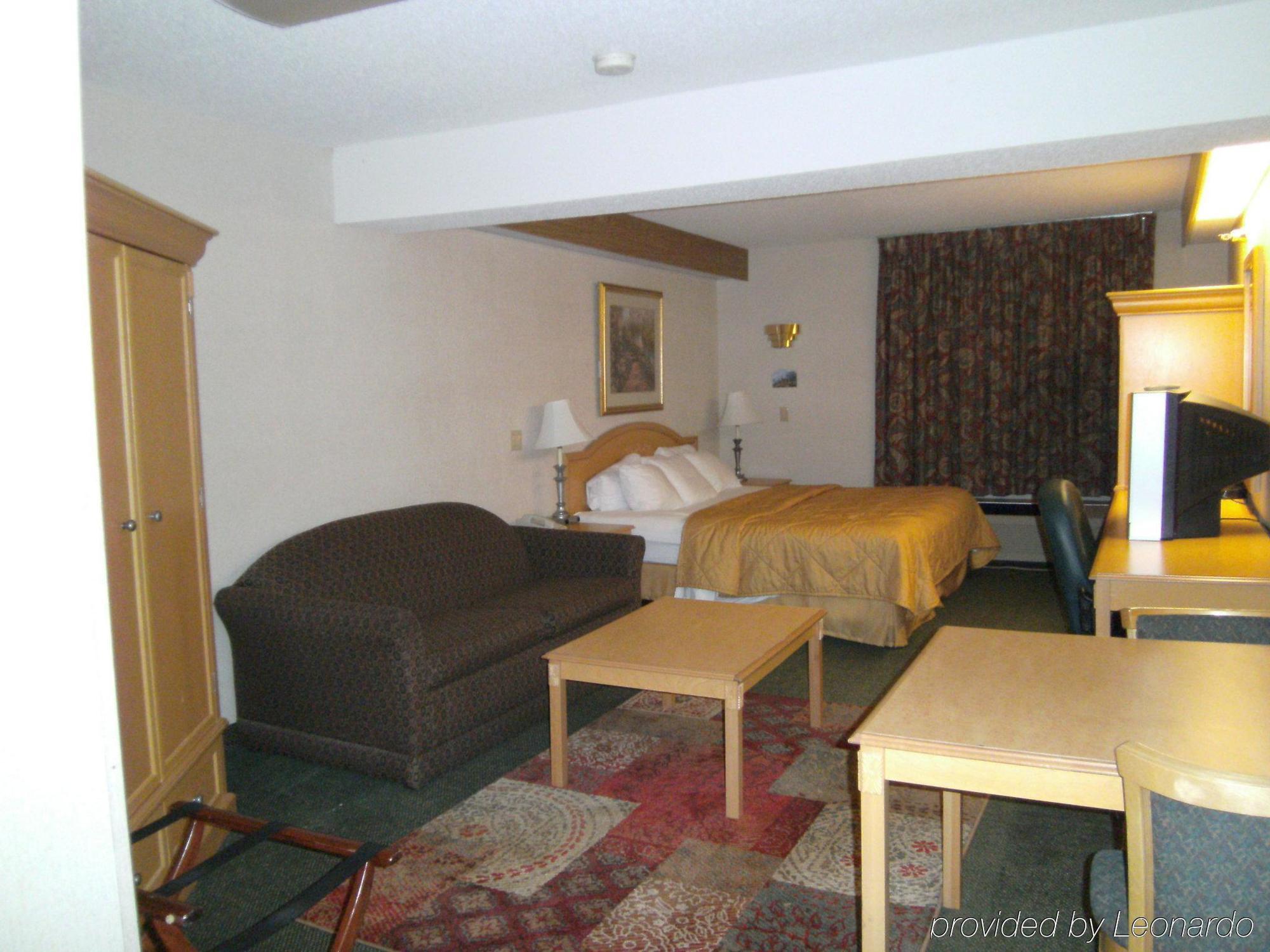 Pleasant Stay Inn & Suites Carnforth Room photo